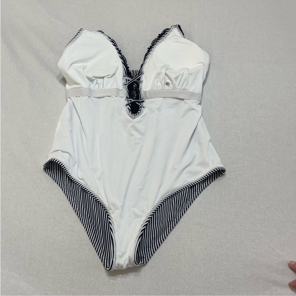 Cupshe Plunging Lace Trimmed One-Piece Swimsuit Black White 0XL Plus Size Lace - Picture 4 of 10